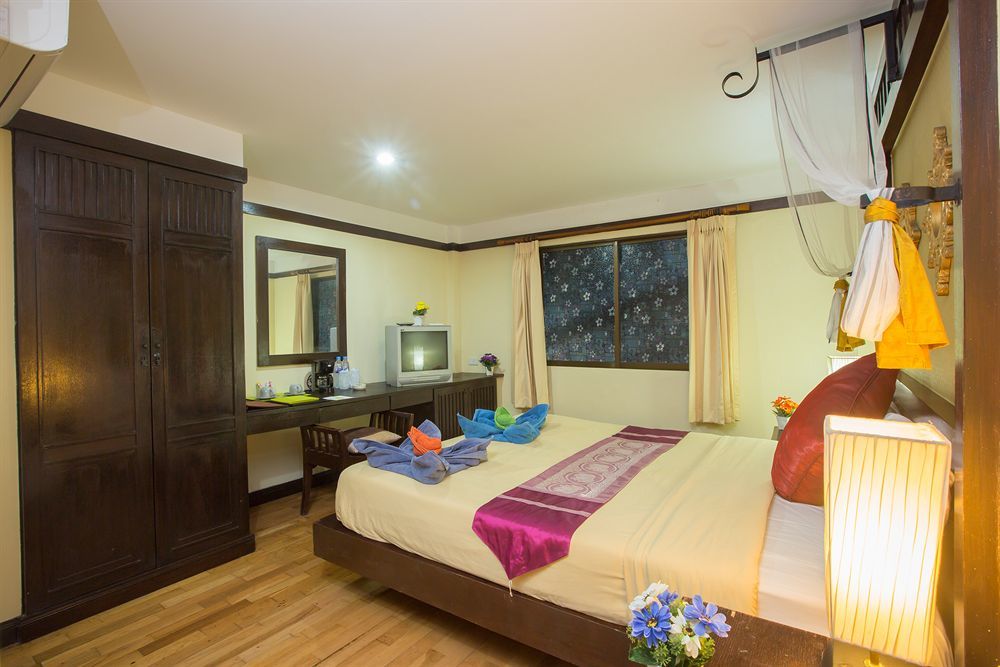 Oyo 255 The Ocean Hotell Patong
