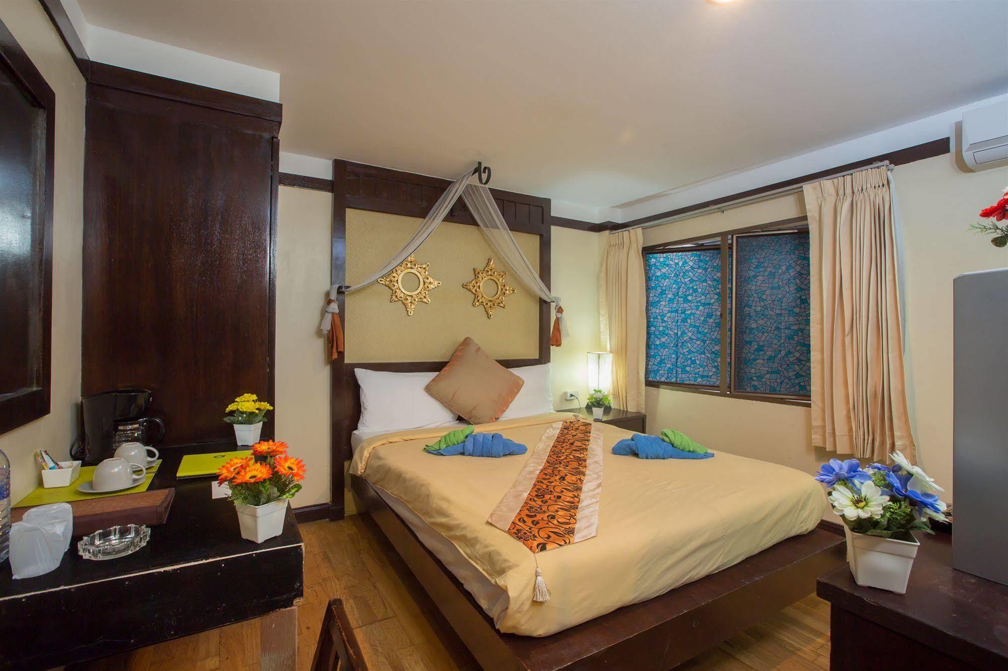 Hotell Oyo 255 The Ocean Patong